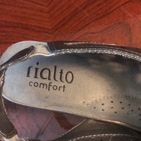 Shoes - Picture 4 of 6